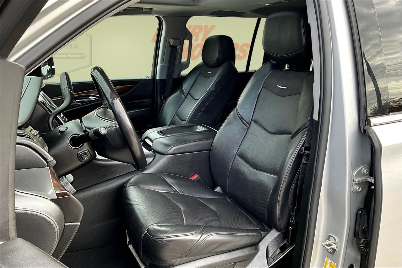 Cadillac Escalade ESV 4WD 4dr Luxury 2020