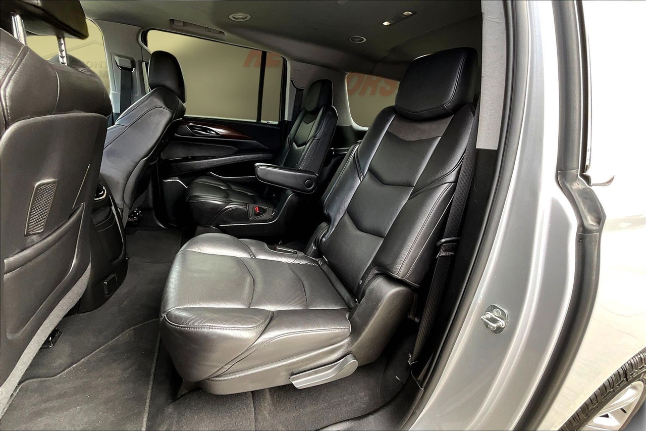 Cadillac Escalade ESV 4WD 4dr Luxury 2020