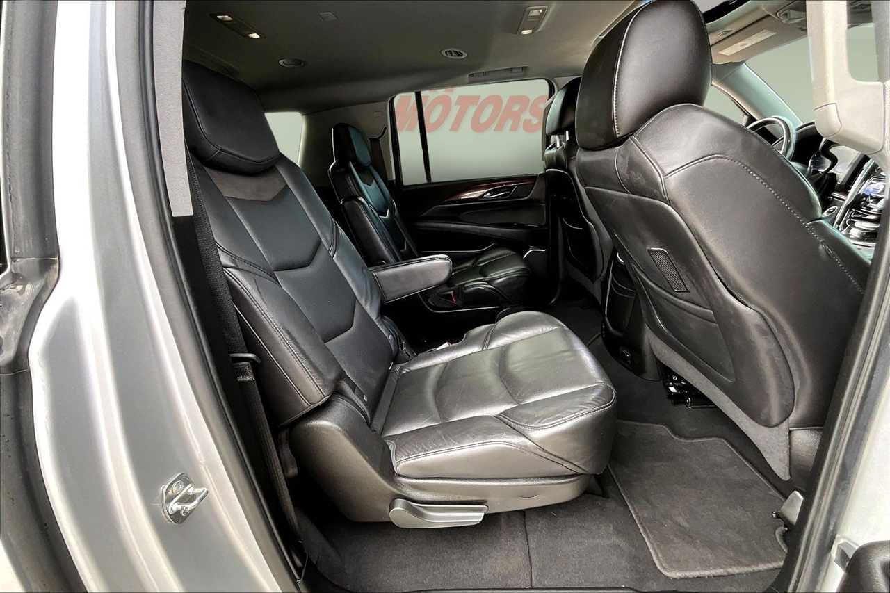 Cadillac Escalade ESV 4WD 4dr Luxury 2020