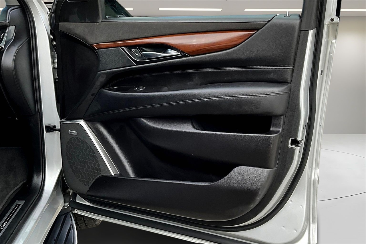 Cadillac Escalade ESV 4WD 4dr Luxury 2020