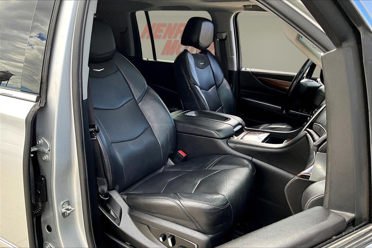 Cadillac Escalade ESV 4WD 4dr Luxury 2020