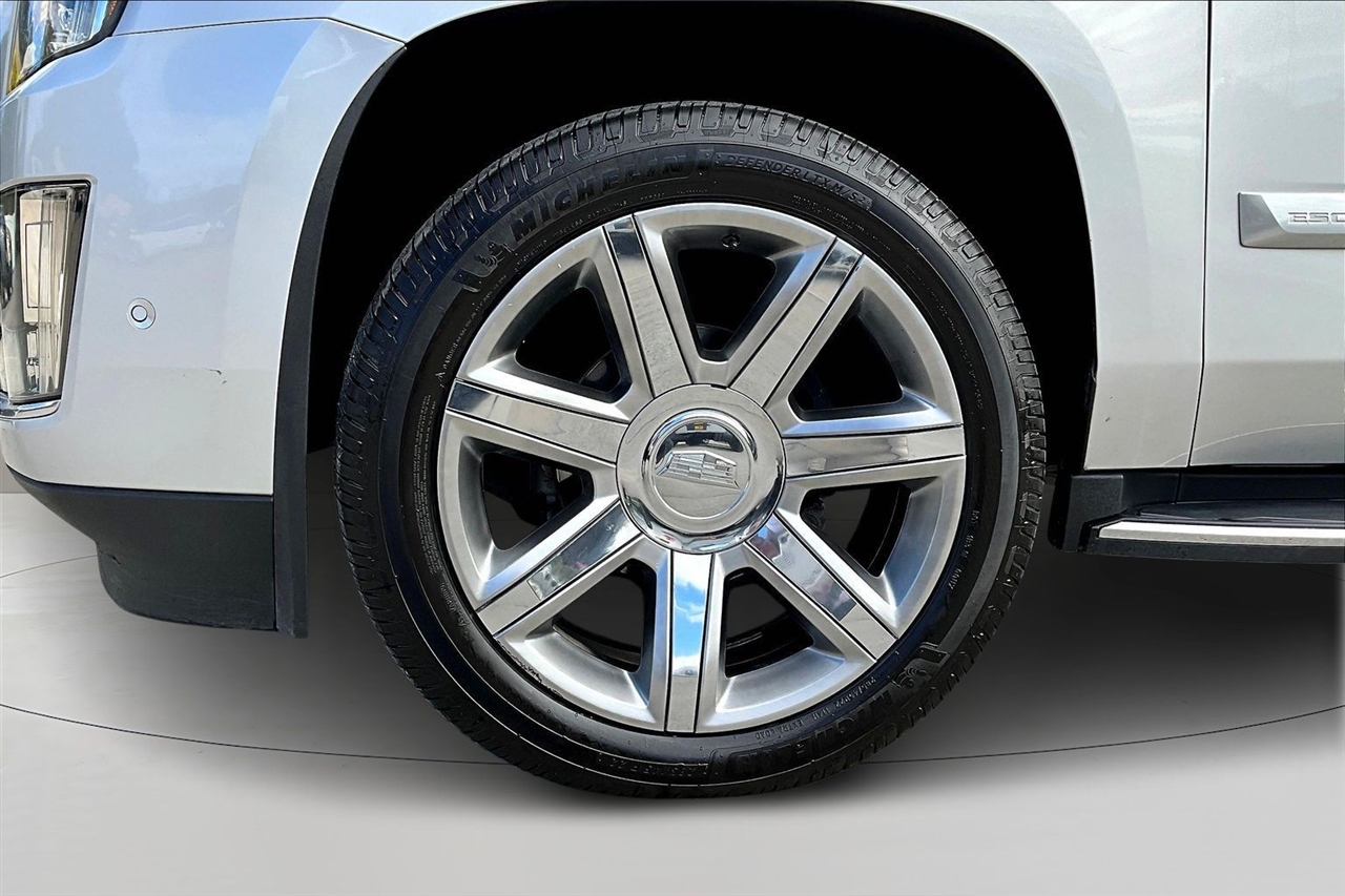 Cadillac Escalade ESV 4WD 4dr Luxury 2020