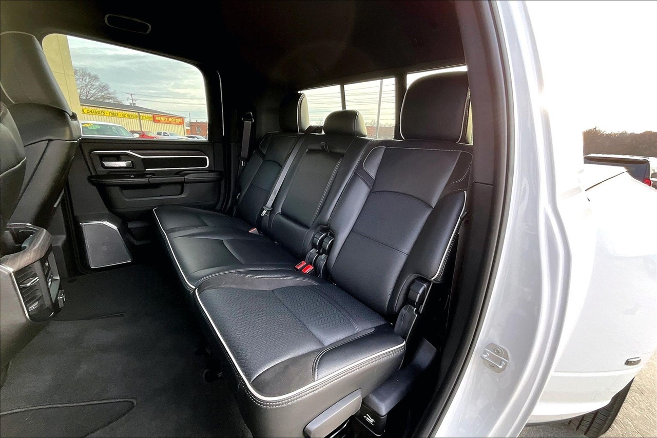 RAM 3500 Laramie 4x4 Mega Cab 6'4" Box 2025