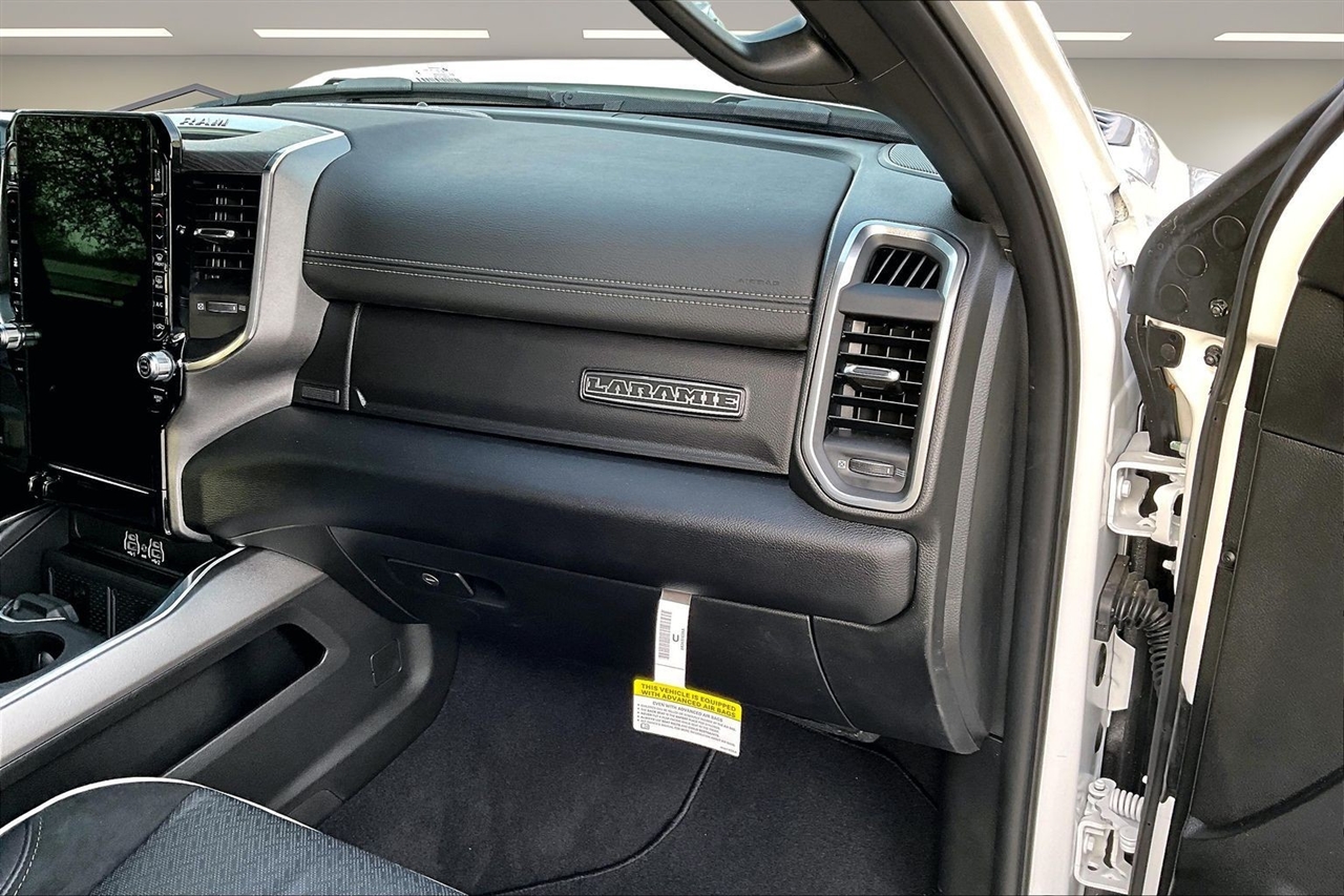 RAM 3500 Laramie 4x4 Mega Cab 6'4" Box 2025