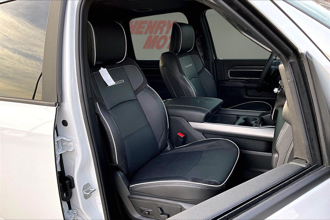 RAM 3500 Laramie 4x4 Mega Cab 6'4" Box 2025