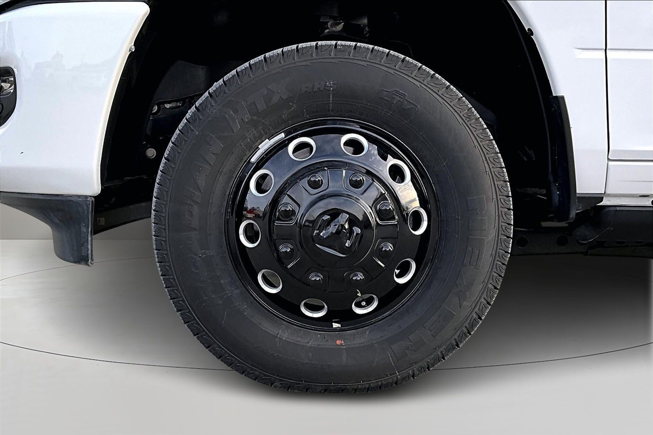 RAM 3500 Laramie 4x4 Mega Cab 6'4" Box 2025