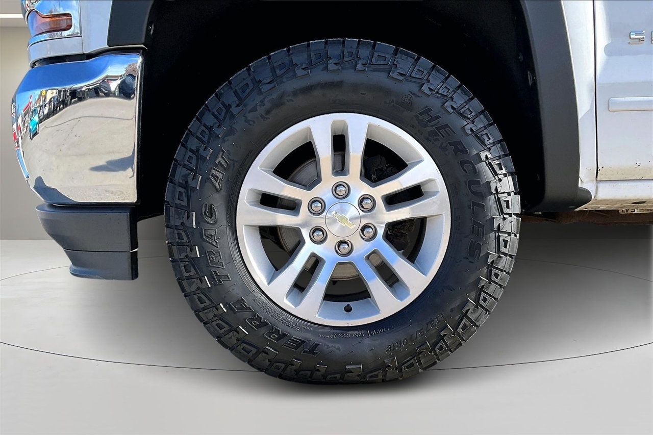 Chevrolet Silverado 1500 4WD Crew Cab 143.5" LT w/1LT 2017