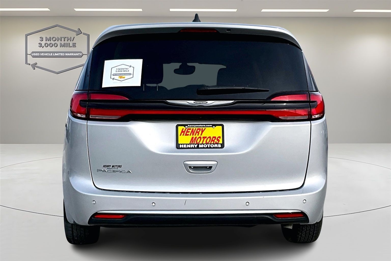 Chrysler Pacifica Touring L FWD 2024