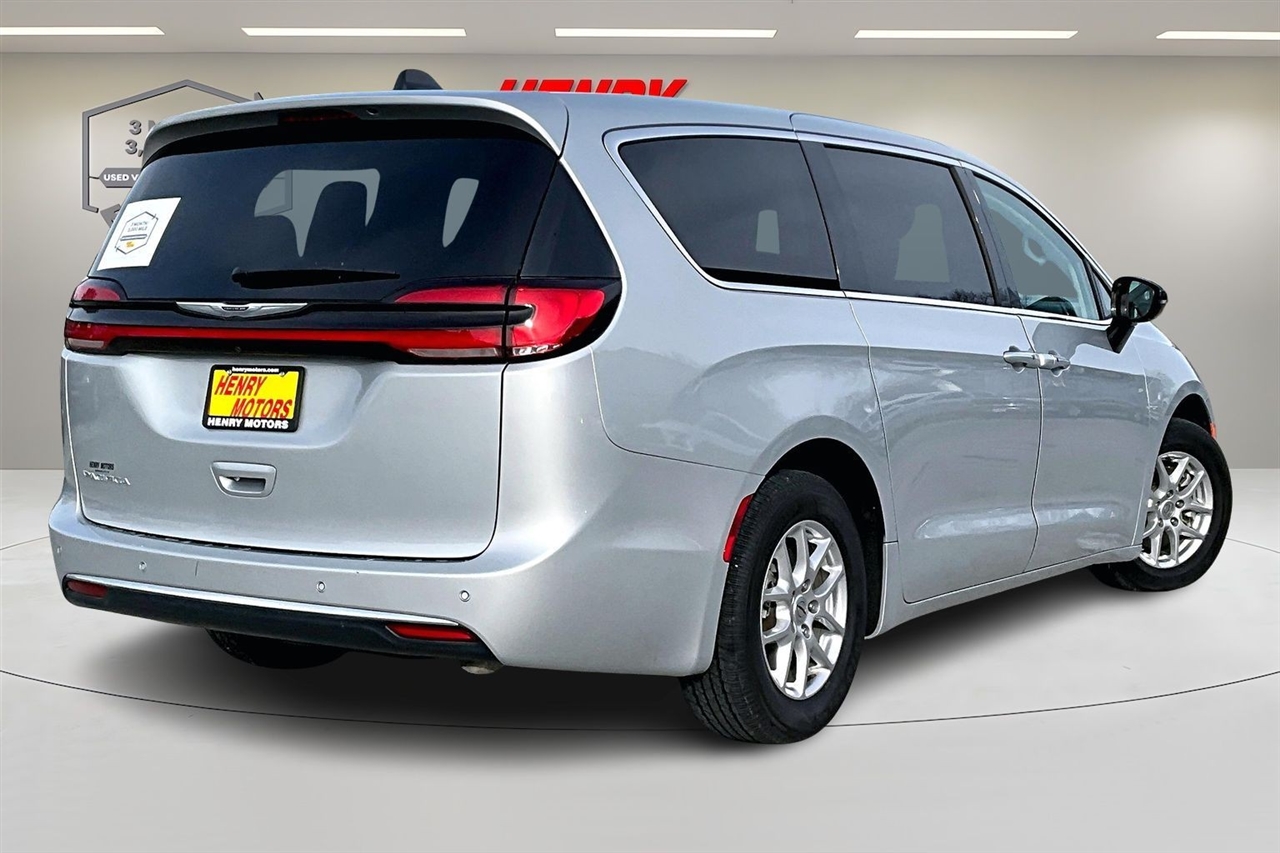 Chrysler Pacifica Touring L FWD 2024