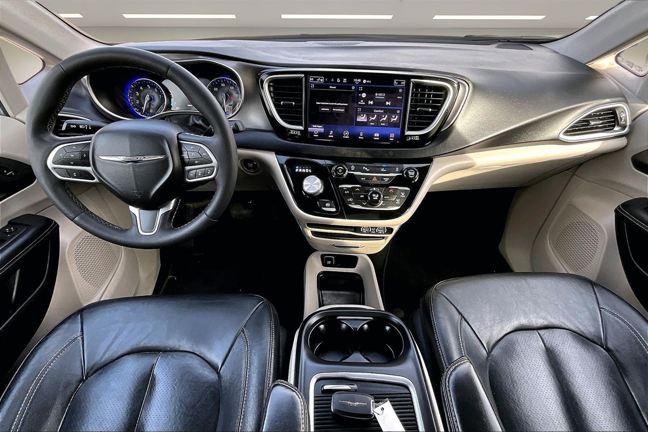 Chrysler Pacifica Touring L FWD 2024