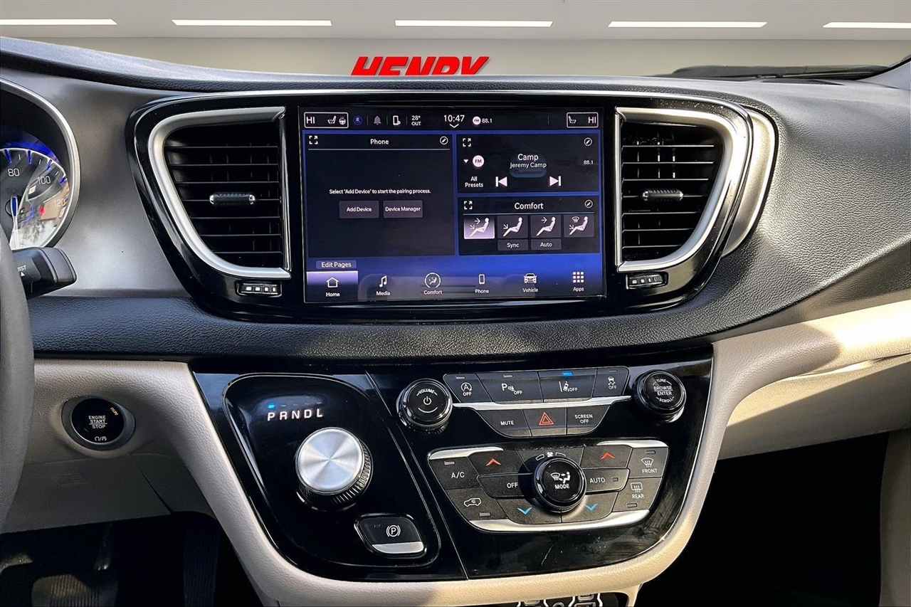 Chrysler Pacifica Touring L FWD 2024