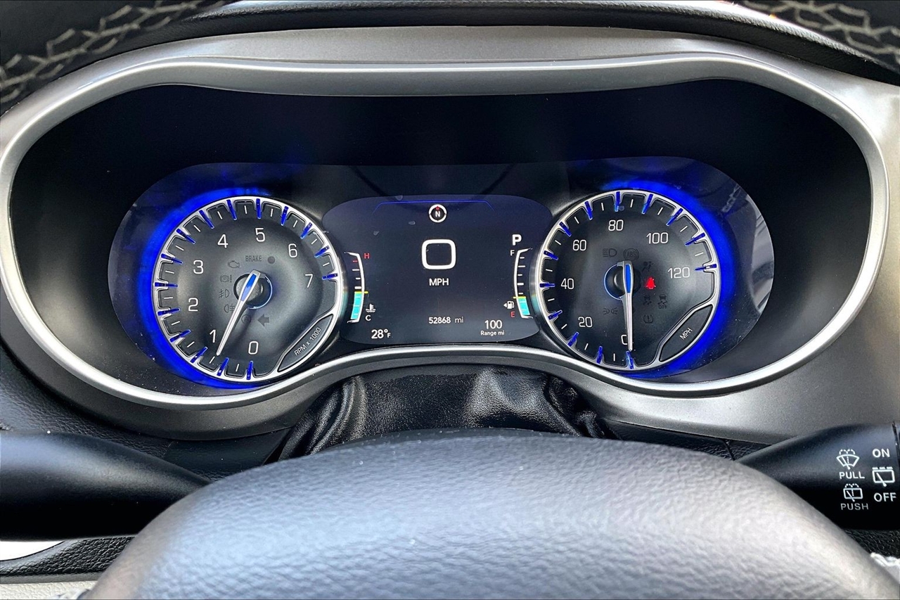 Chrysler Pacifica Touring L FWD 2024