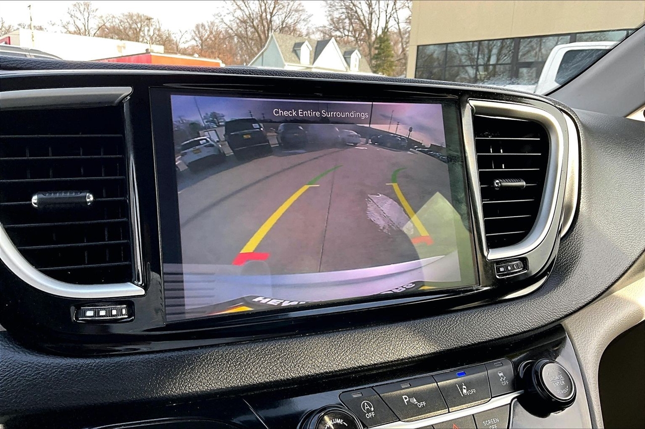 Chrysler Pacifica Touring L FWD 2024