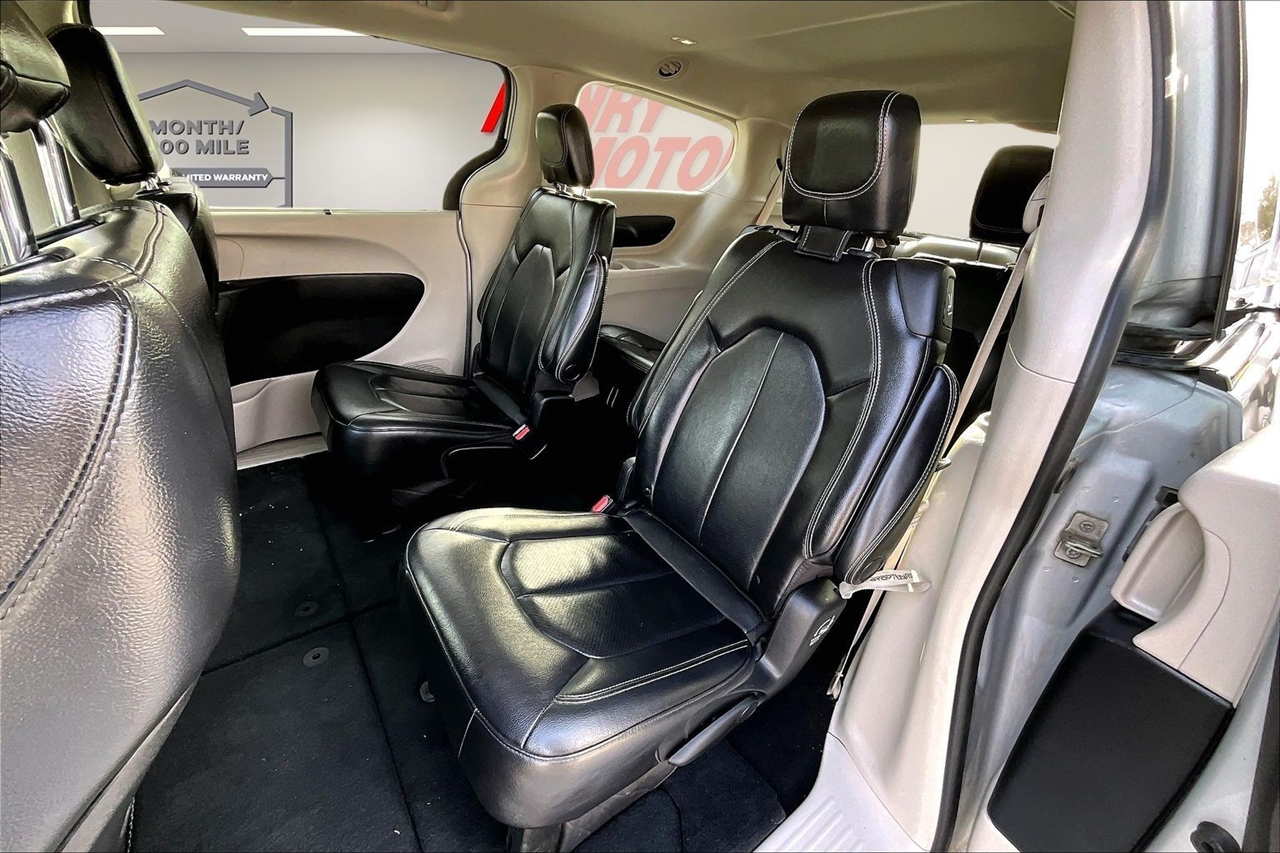 Chrysler Pacifica Touring L FWD 2024