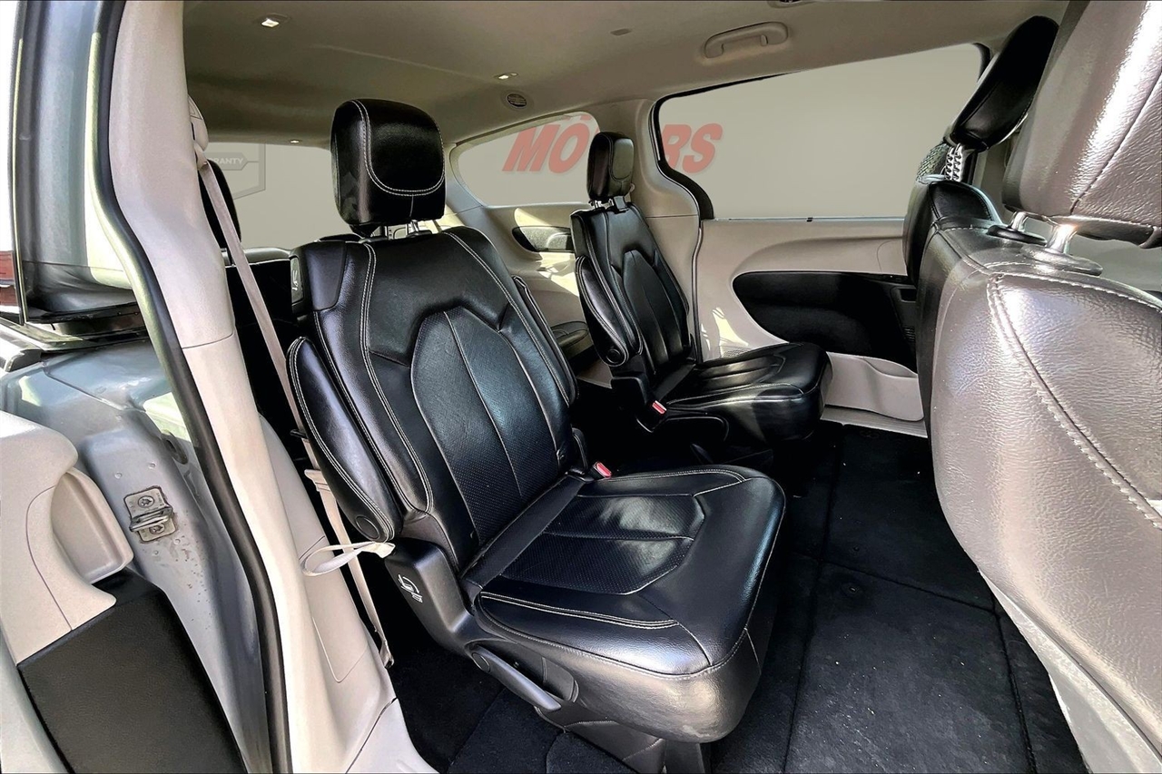 Chrysler Pacifica Touring L FWD 2024