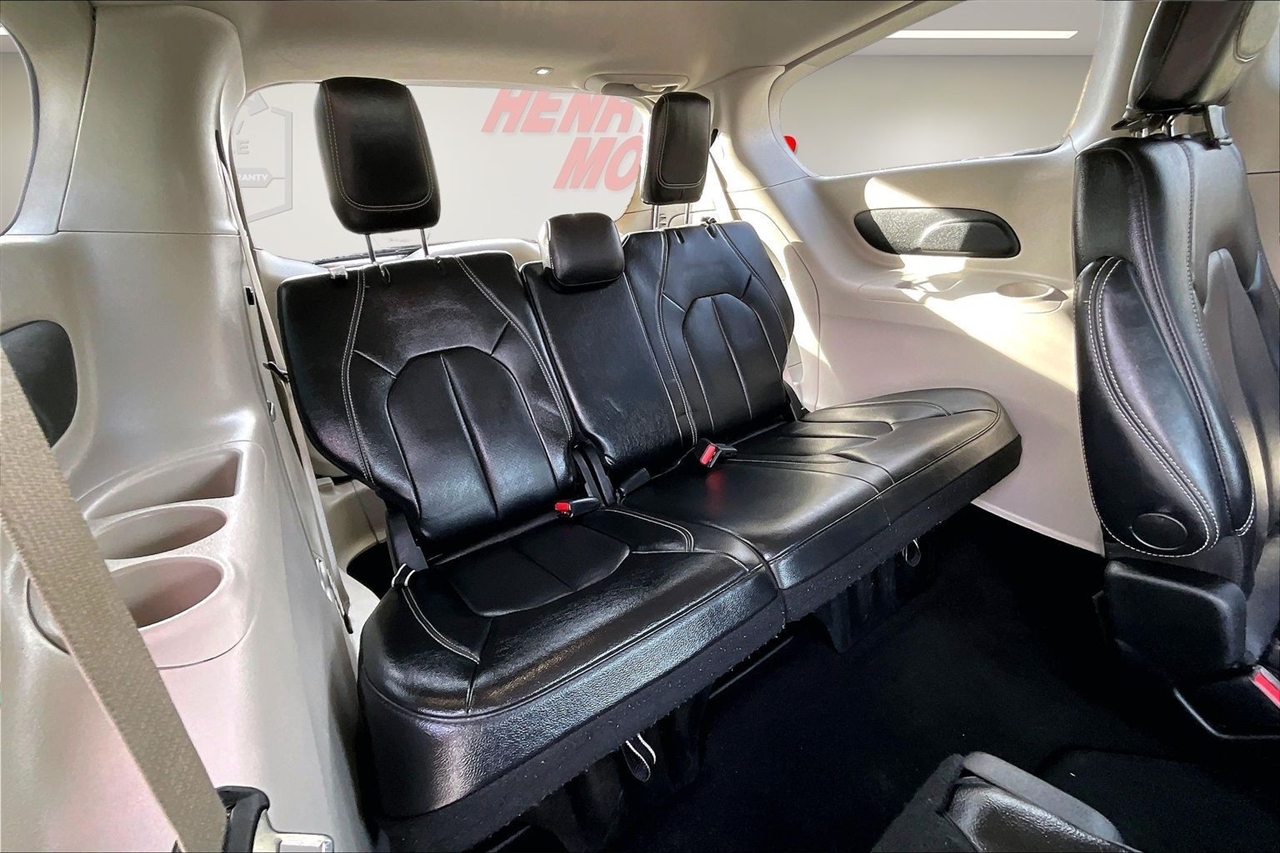 Chrysler Pacifica Touring L FWD 2024