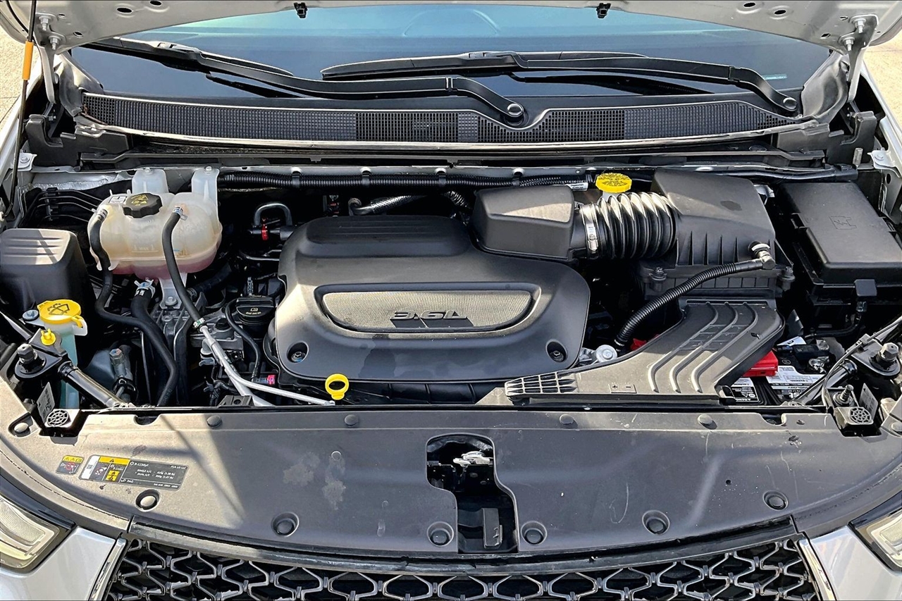 Chrysler Pacifica Touring L FWD 2024