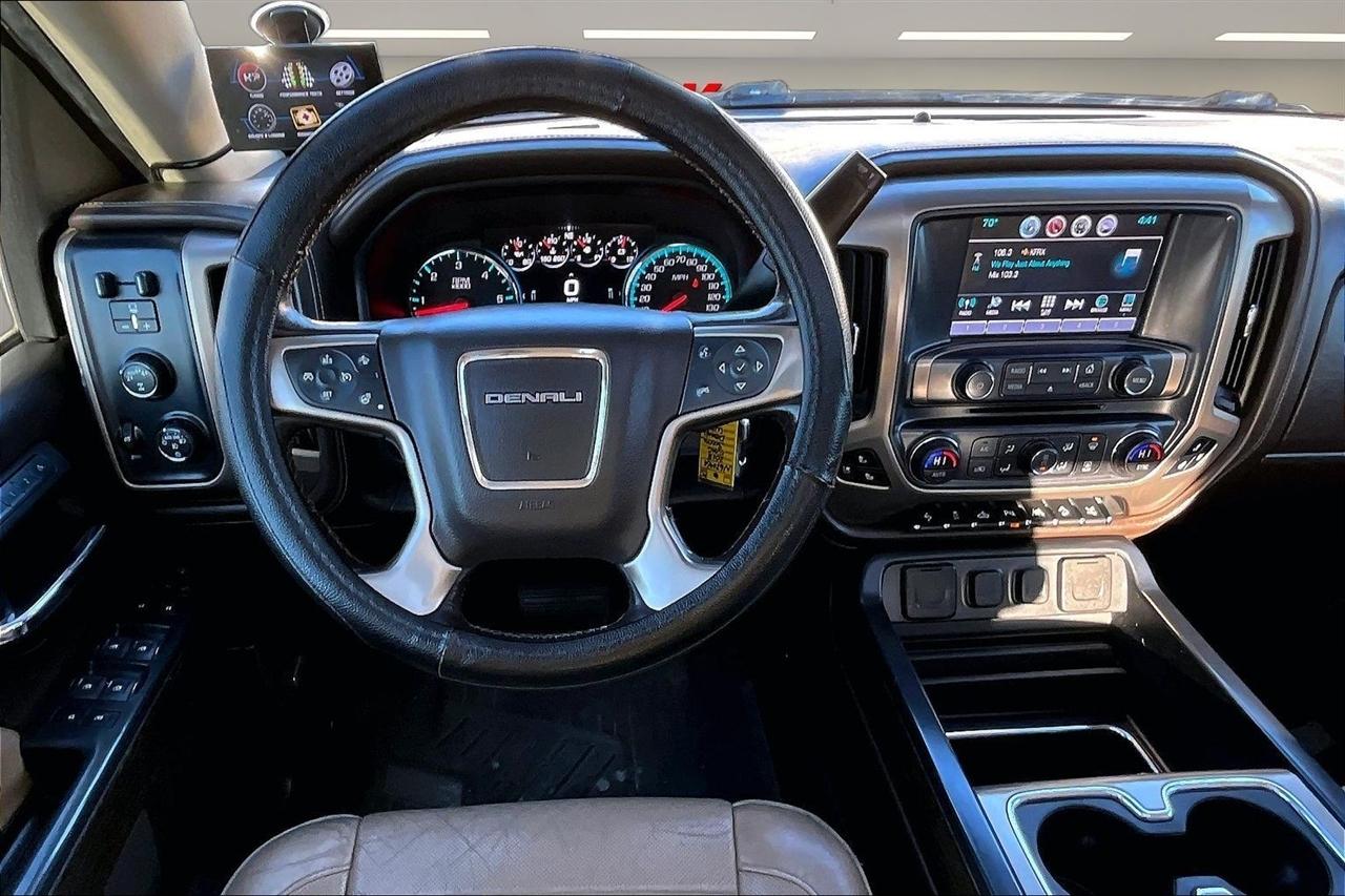 GMC Sierra 1500 4WD Crew Cab 143.5" Denali 2018