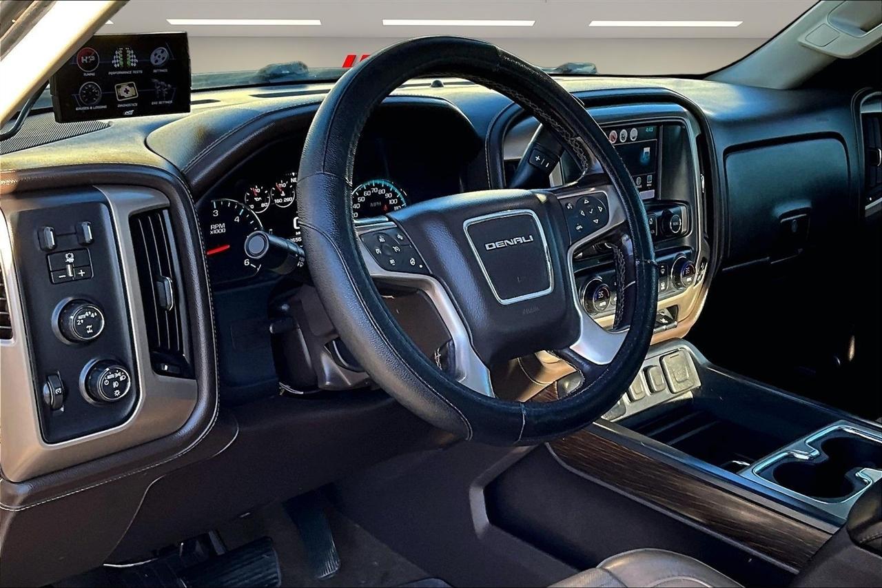 GMC Sierra 1500 4WD Crew Cab 143.5" Denali 2018