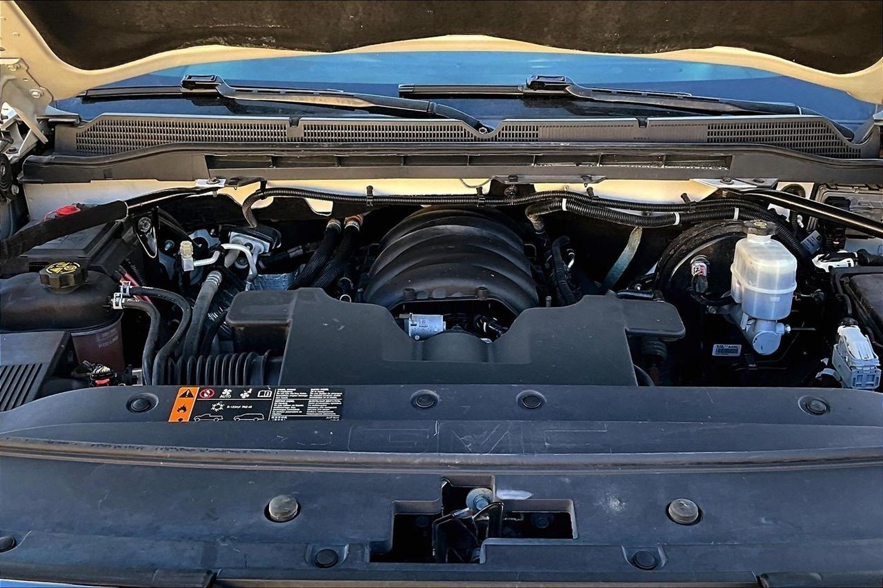 GMC Sierra 1500 4WD Crew Cab 143.5" Denali 2018