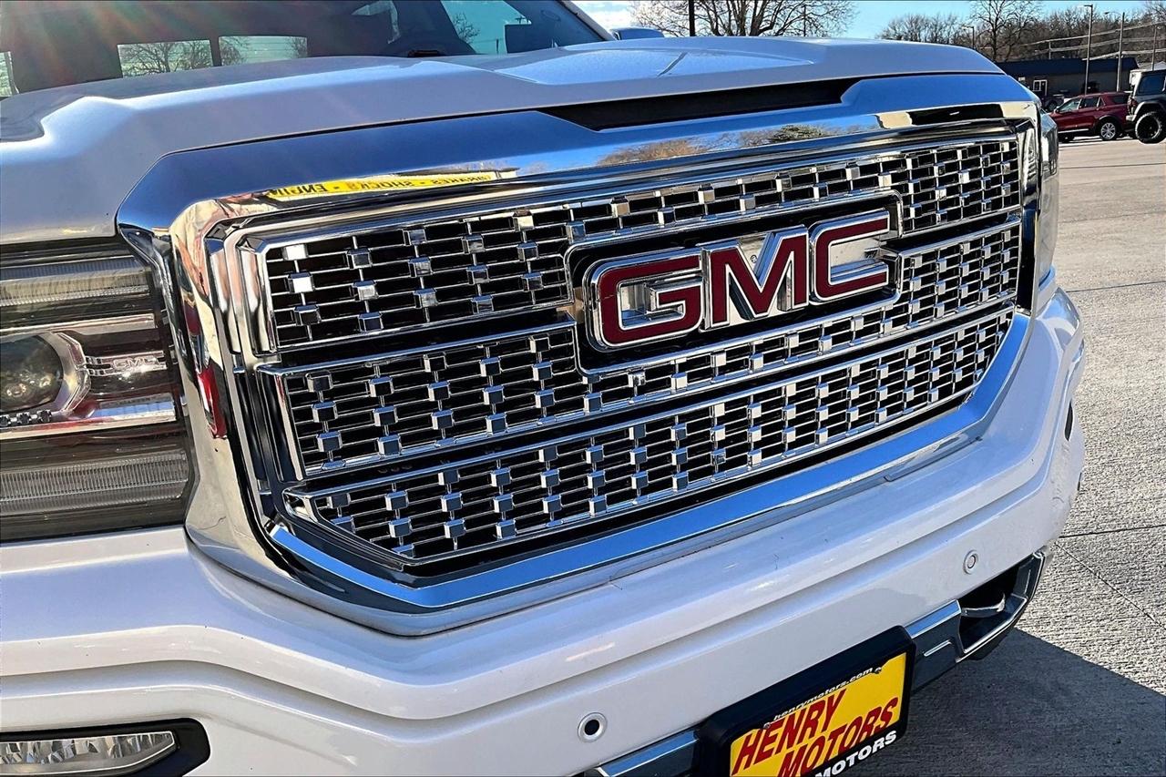 GMC Sierra 1500 4WD Crew Cab 143.5" Denali 2018