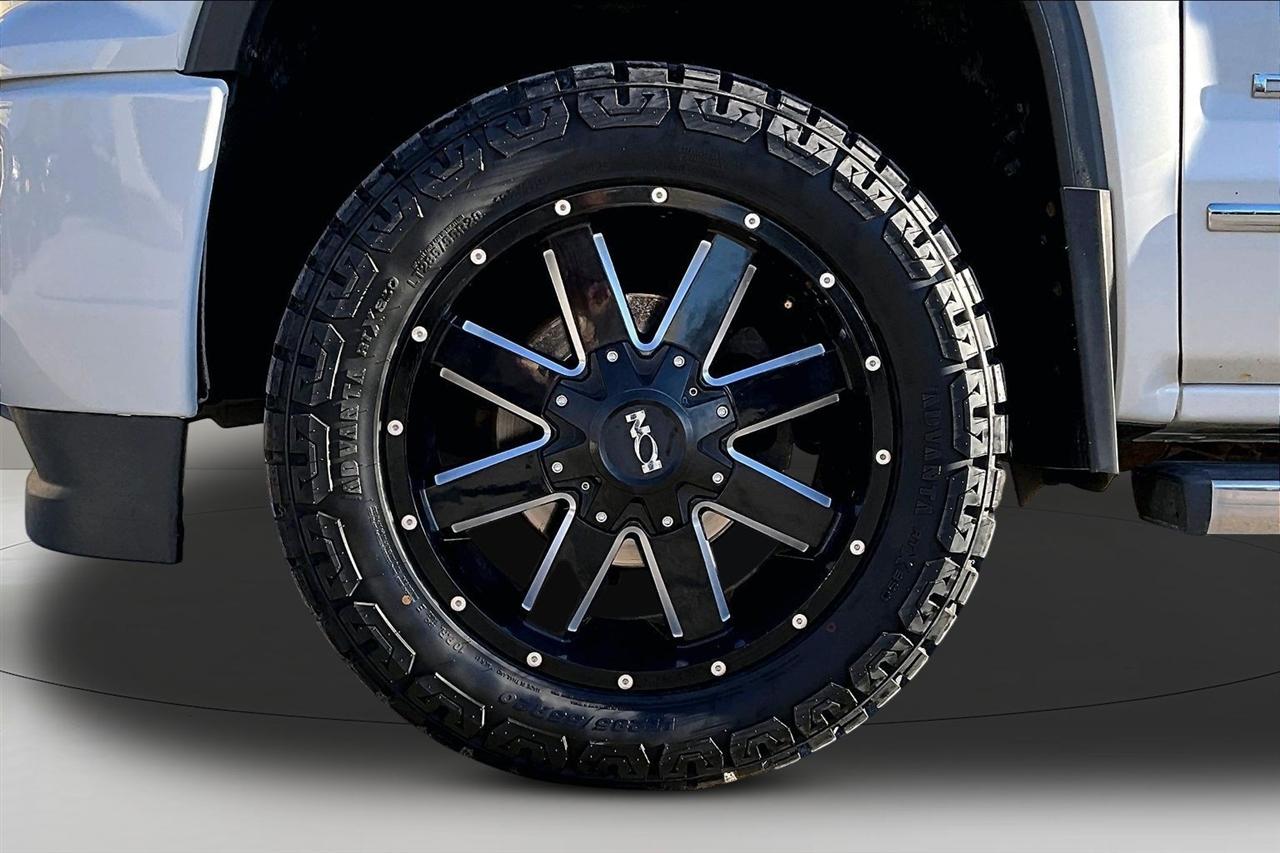 GMC Sierra 1500 4WD Crew Cab 143.5" Denali 2018