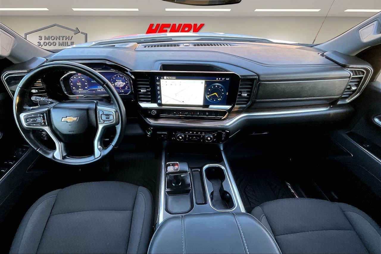 Chevrolet Silverado 1500  2025