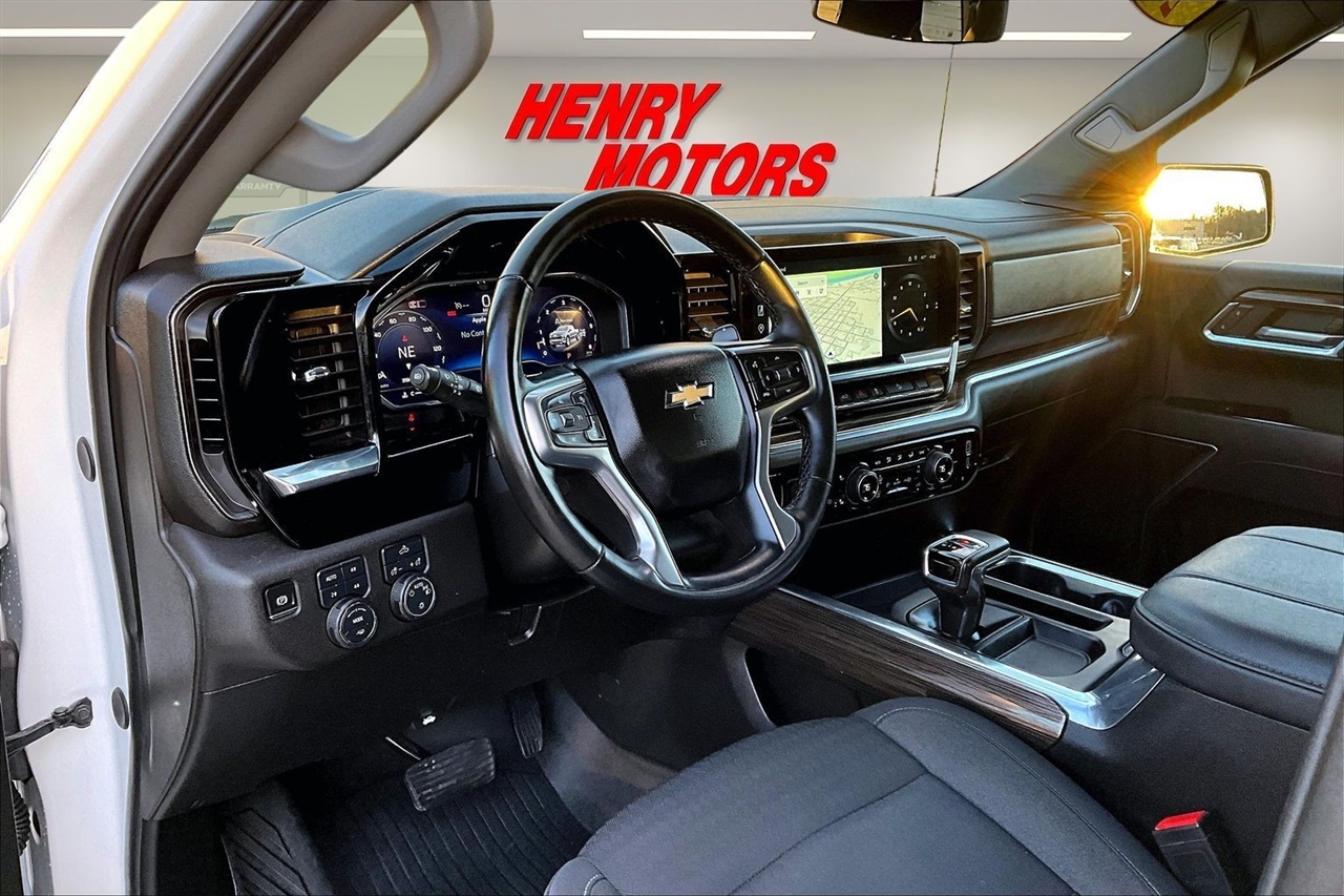 Chevrolet Silverado 1500  2025