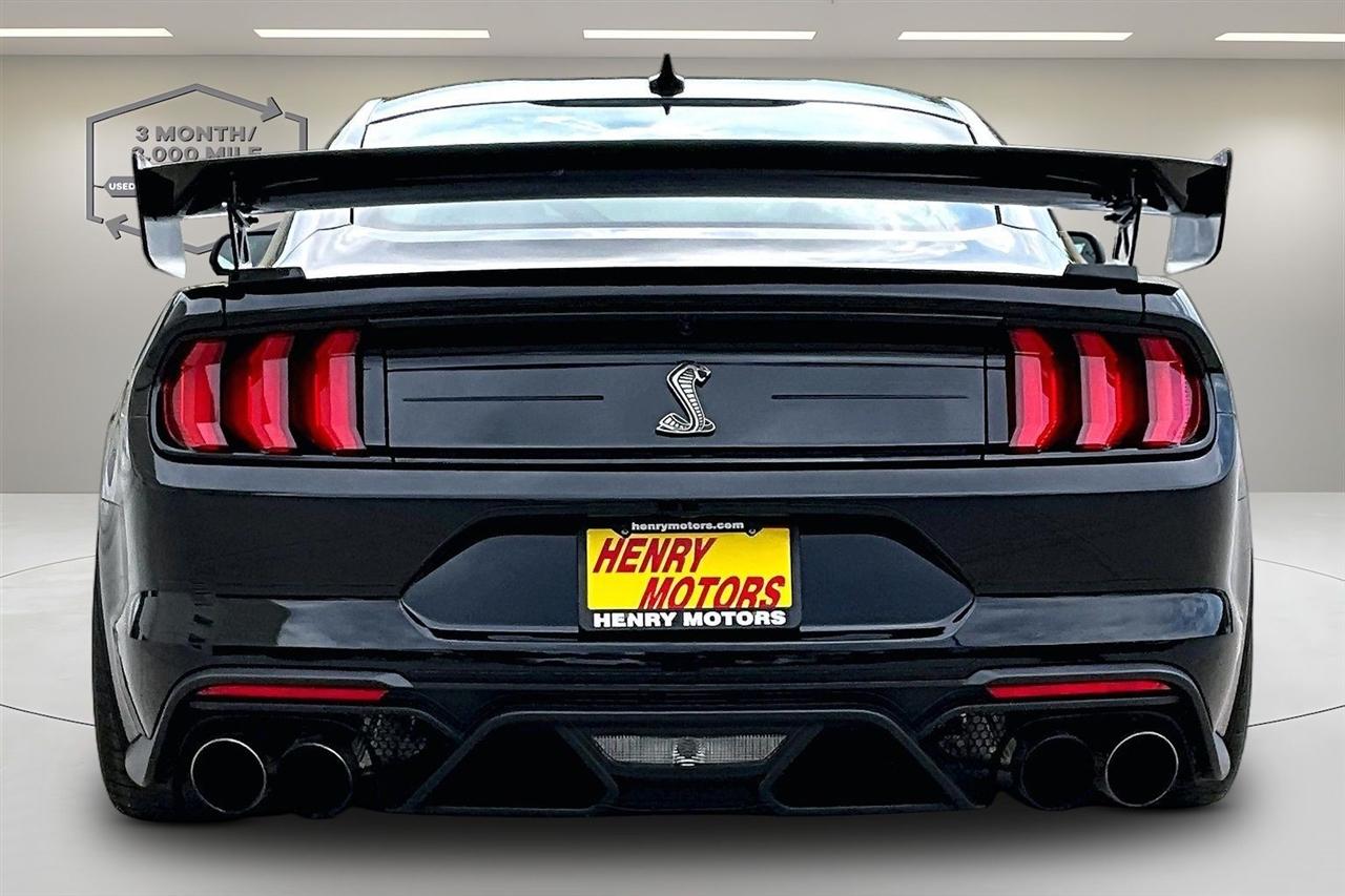 Ford Mustang  2021
