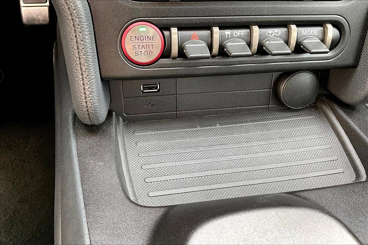 Ford Mustang  2021