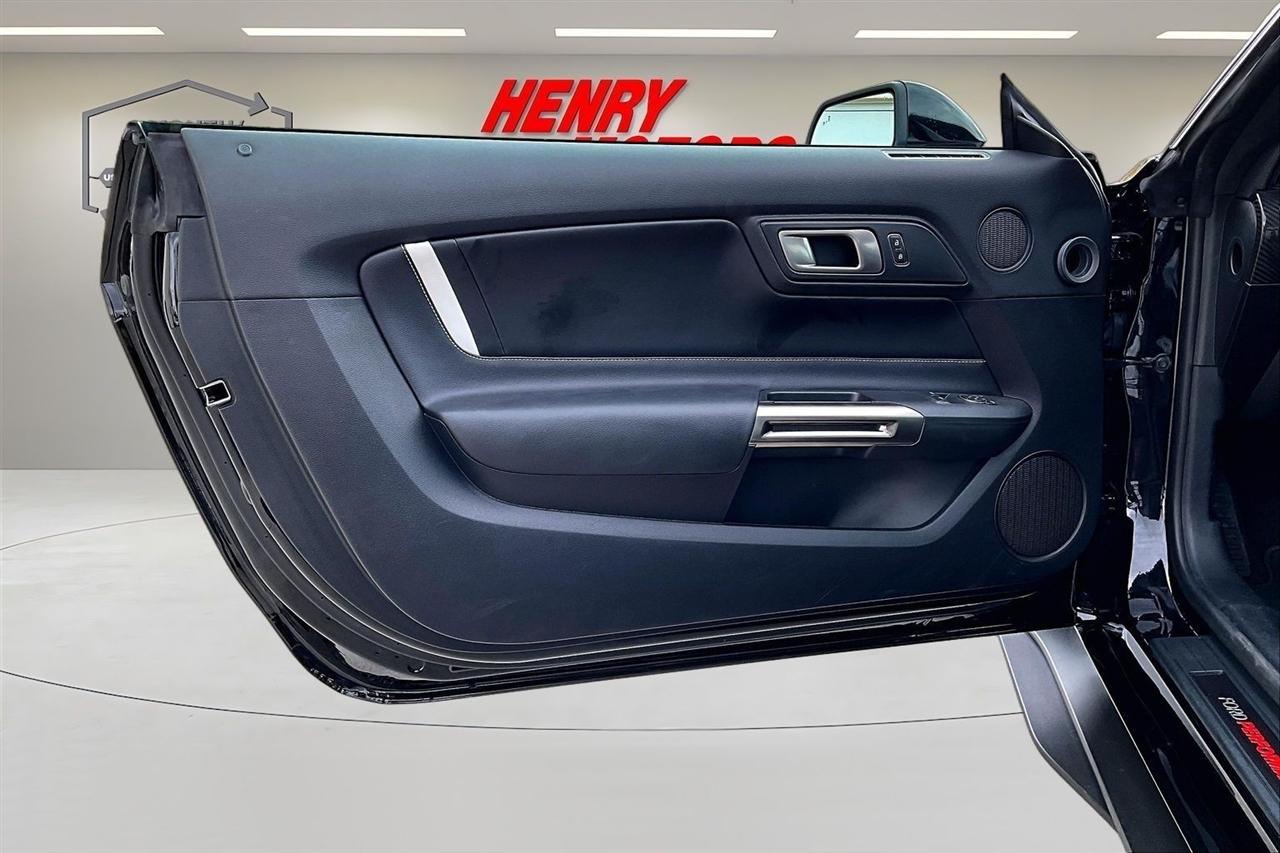 Ford Mustang  2021