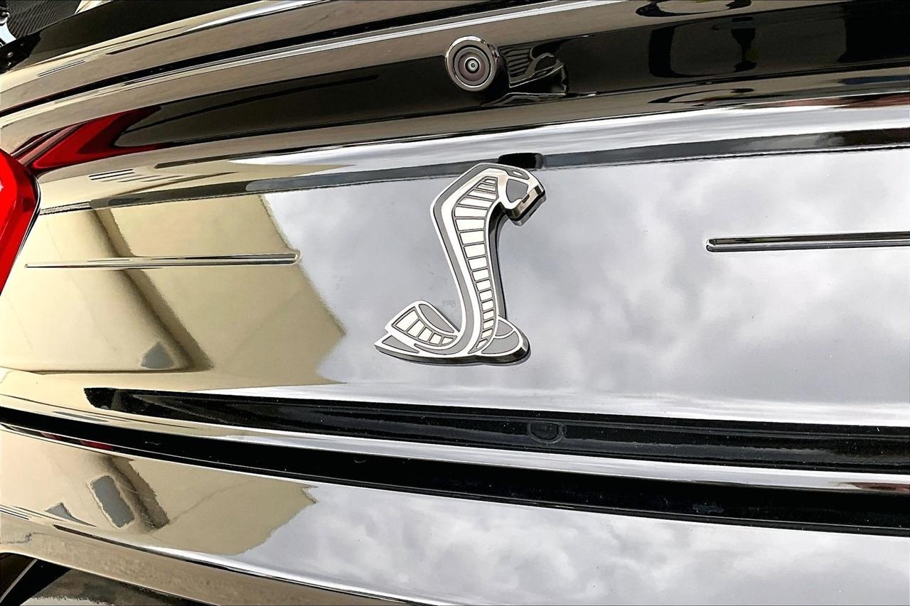 Ford Mustang  2021