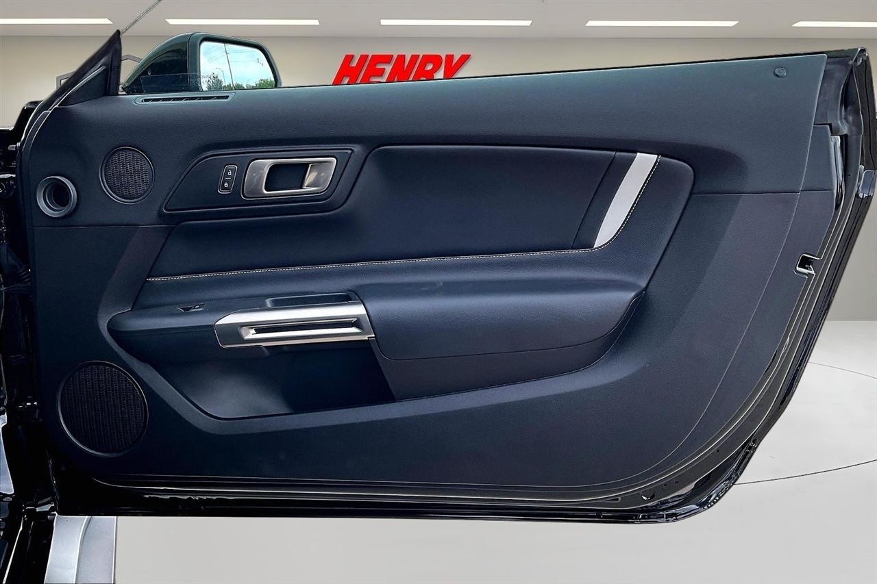 Ford Mustang  2021