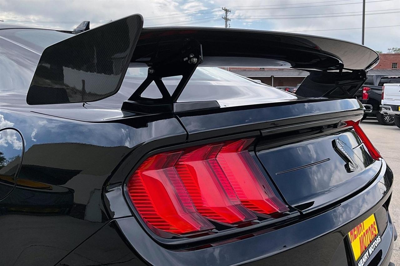 Ford Mustang  2021