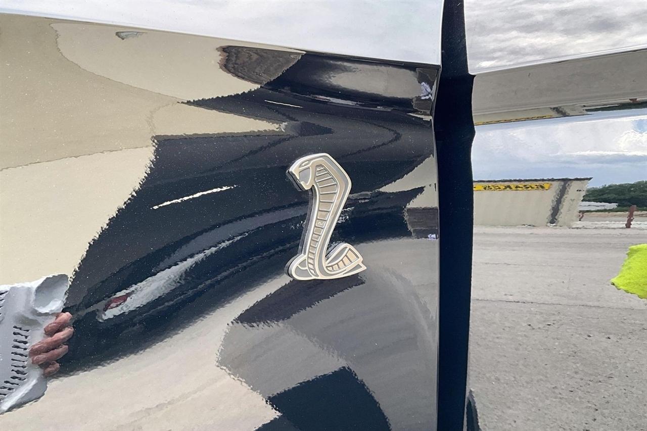 Ford Mustang  2021