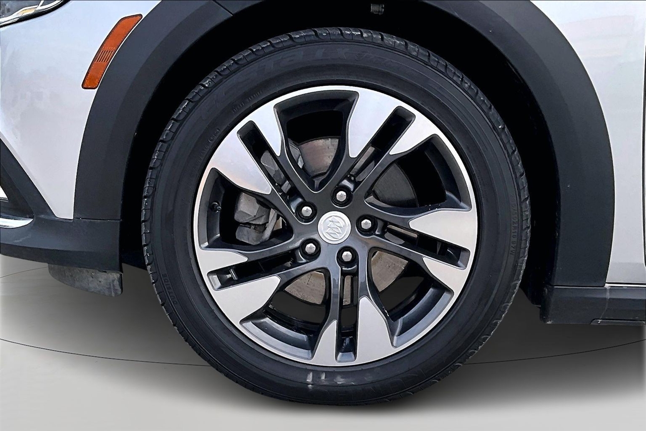 Buick Regal TourX 5dr Wgn Essence AWD 2018