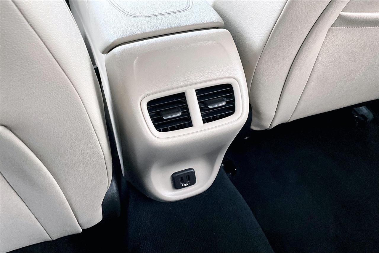 Buick Regal TourX 5dr Wgn Essence AWD 2018