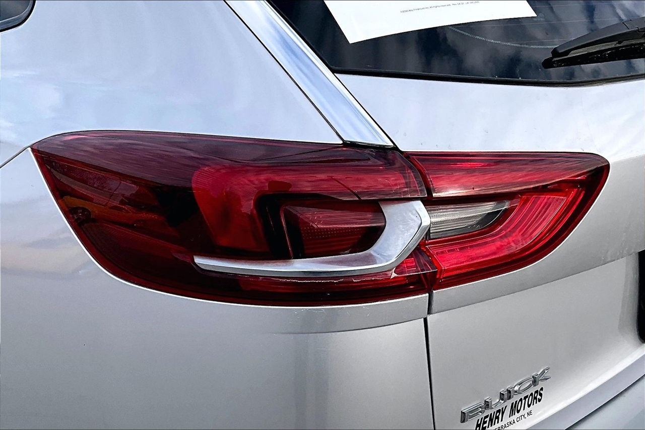 Buick Regal TourX 5dr Wgn Essence AWD 2018