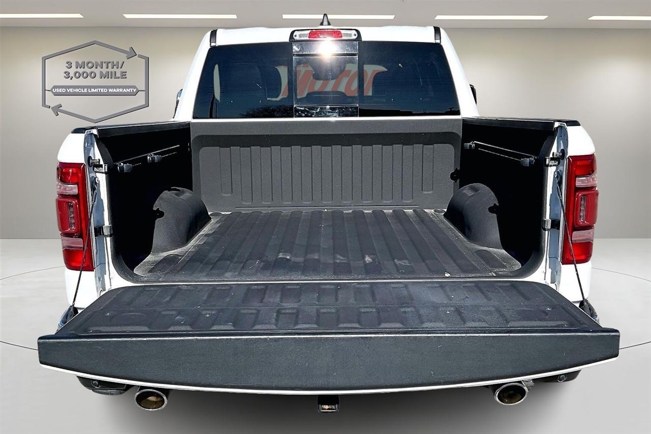 RAM 1500 Laramie 4x4 Crew Cab 5'7" Box 2022