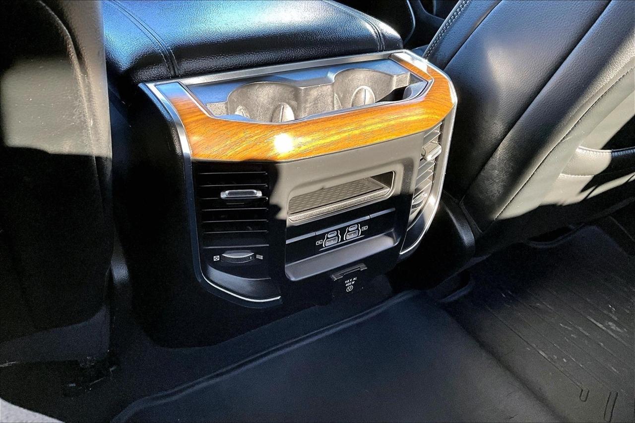 RAM 1500 Laramie 4x4 Crew Cab 5'7" Box 2022