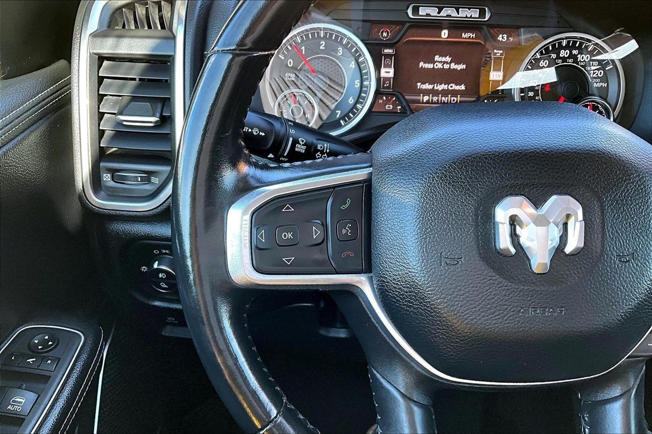 RAM 1500 Laramie 4x4 Crew Cab 5'7" Box 2022