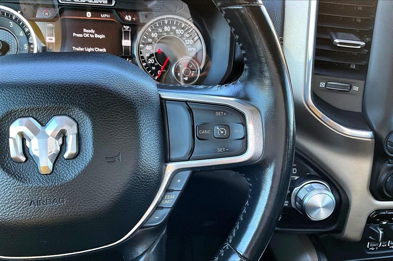 RAM 1500 Laramie 4x4 Crew Cab 5'7" Box 2022