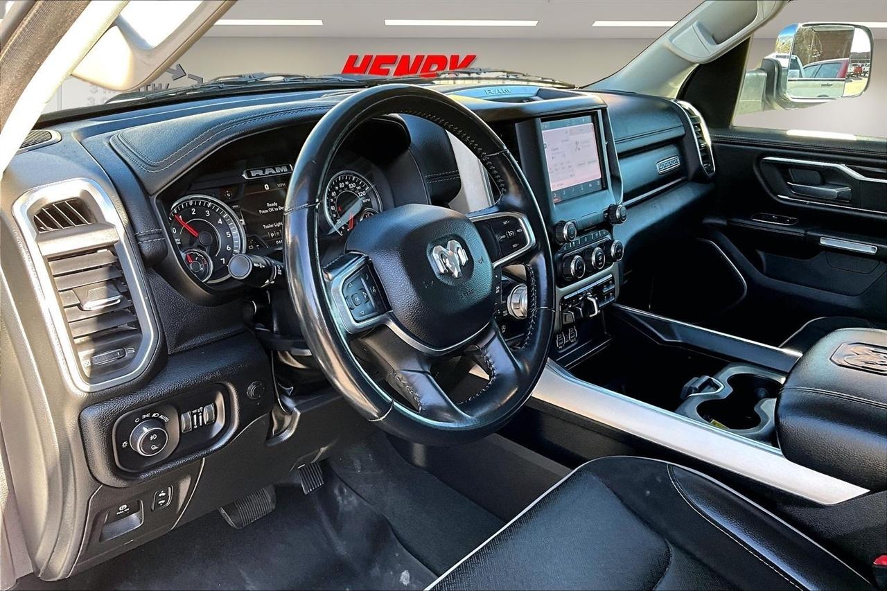 RAM 1500 Laramie 4x4 Crew Cab 5'7" Box 2022