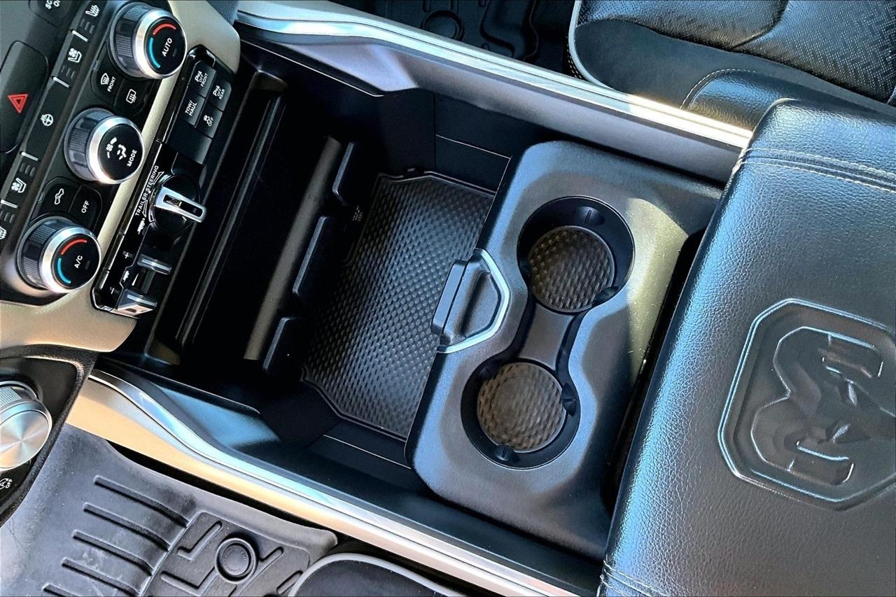 RAM 1500 Laramie 4x4 Crew Cab 5'7" Box 2022