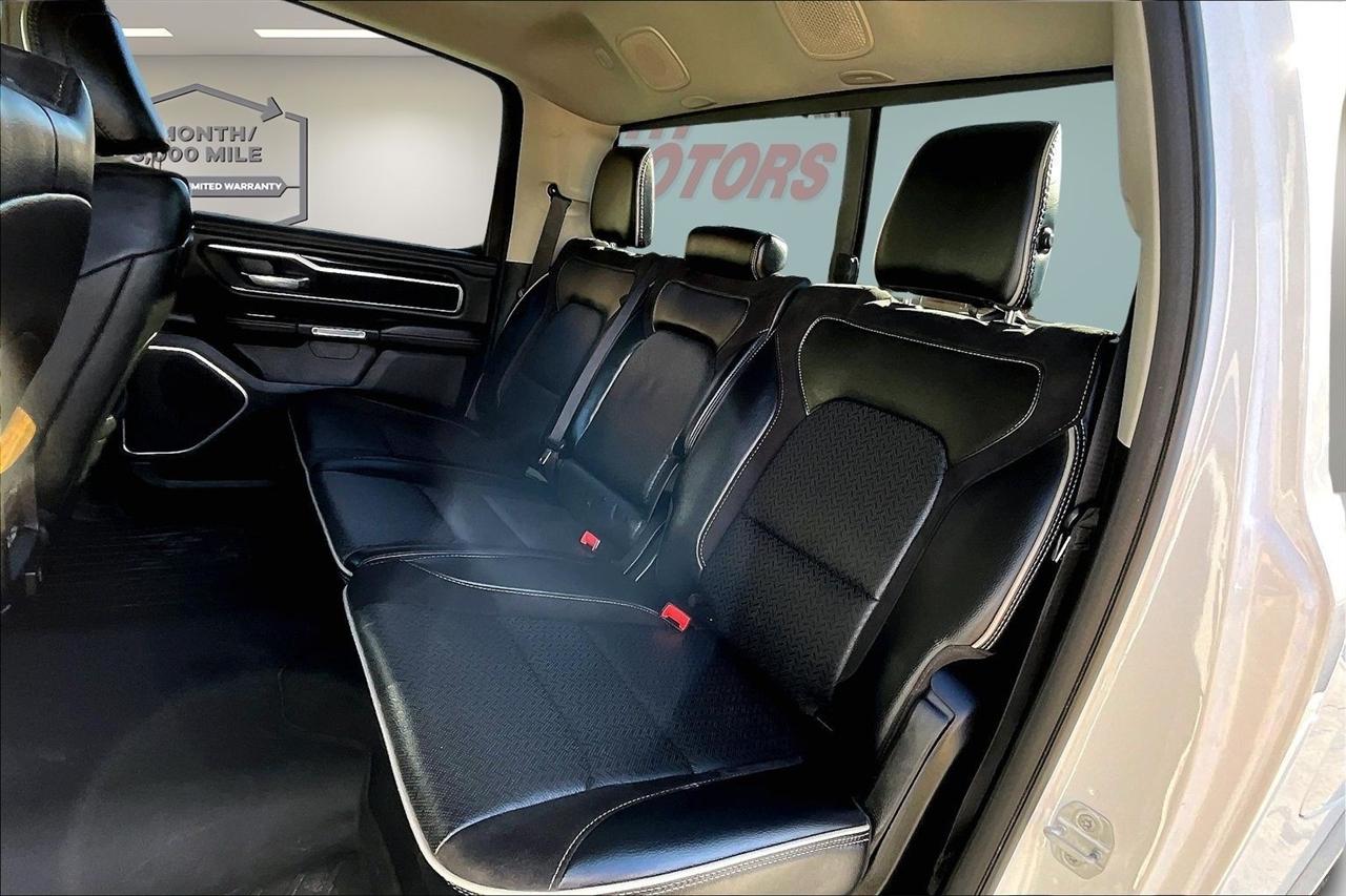 RAM 1500 Laramie 4x4 Crew Cab 5'7" Box 2022