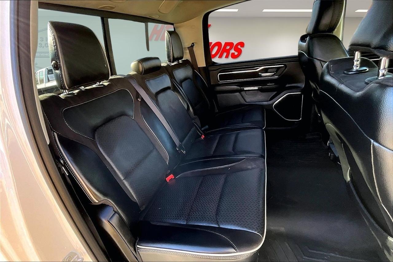 RAM 1500 Laramie 4x4 Crew Cab 5'7" Box 2022