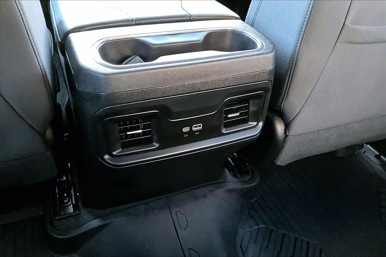 Chevrolet Silverado 1500 4WD Crew Cab 147" LT w/1LT 2025