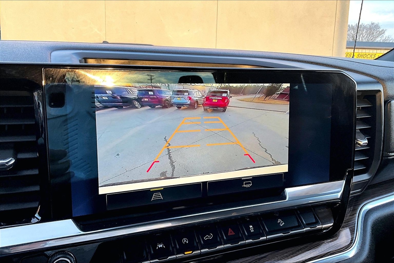 Chevrolet Silverado 1500 4WD Crew Cab 147" LT w/1LT 2025