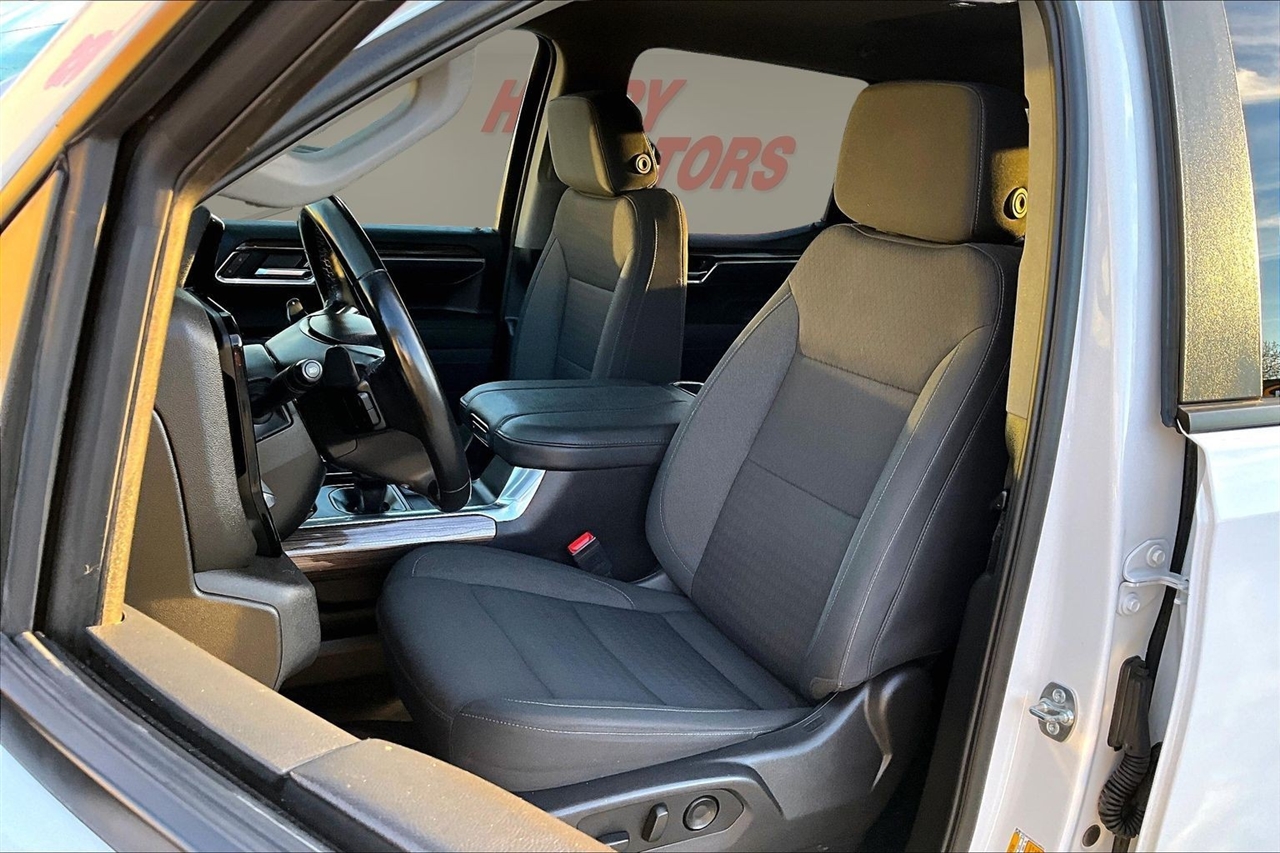 Chevrolet Silverado 1500 4WD Crew Cab 147" LT w/1LT 2025