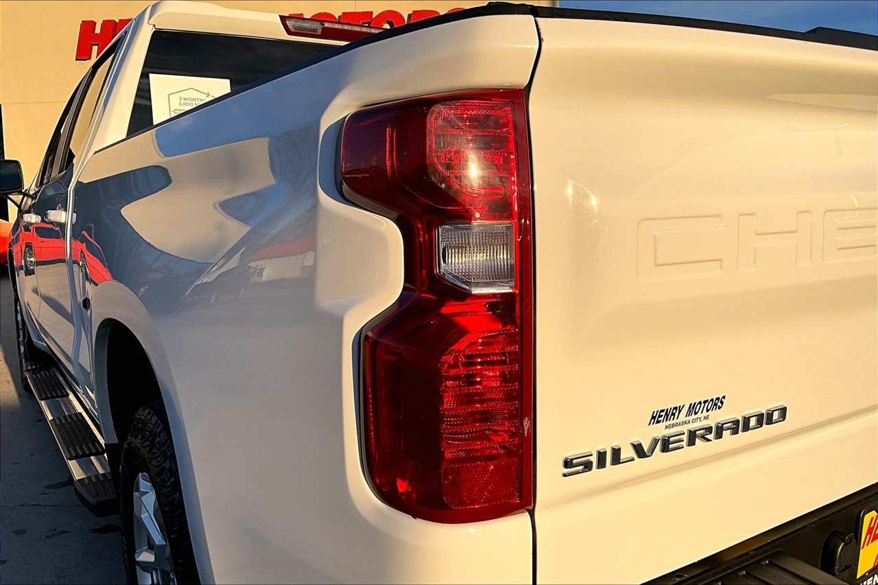 Chevrolet Silverado 1500 4WD Crew Cab 147" LT w/1LT 2025